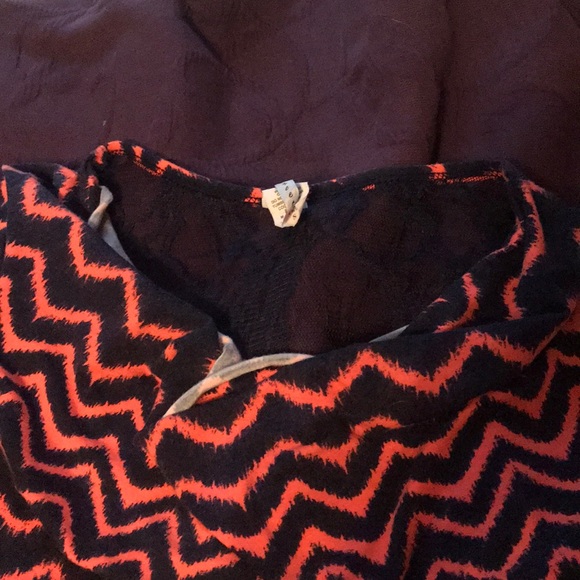 Top - Picture 2 of 3